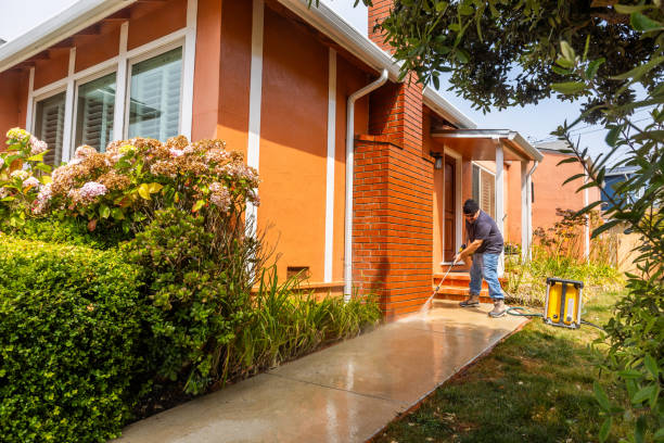Best Commercial Pressure Washing  in Le Mars, IA